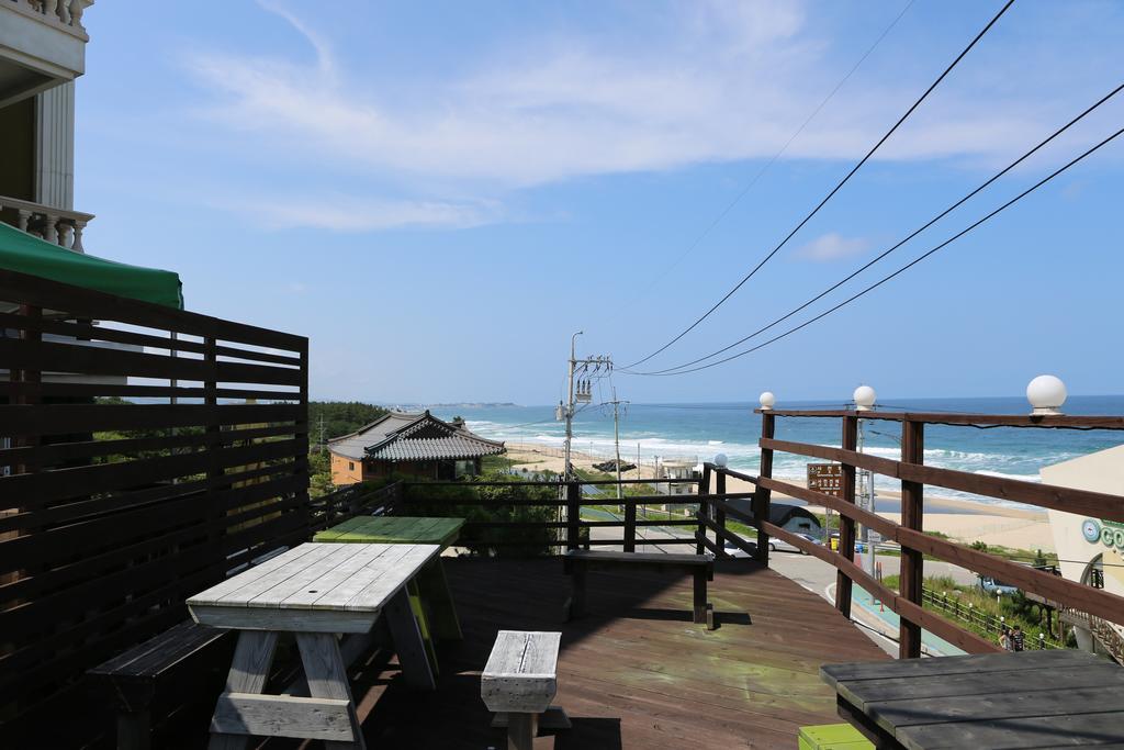 Gangneung Sea View Pension Экстерьер фото